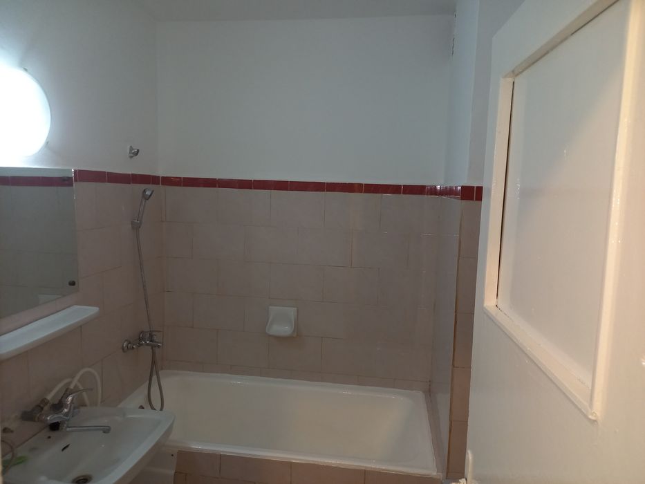 Vând apartament 2 camere Castelul de Apa