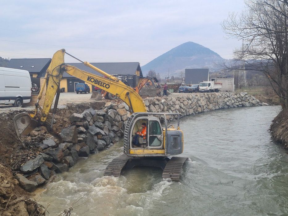 Excavator senile Kobelco SK235SR INCHIRIERE/VANZARE