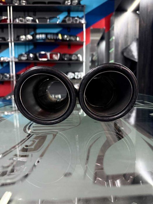 Насадка на глушитель Akrapovic карбон