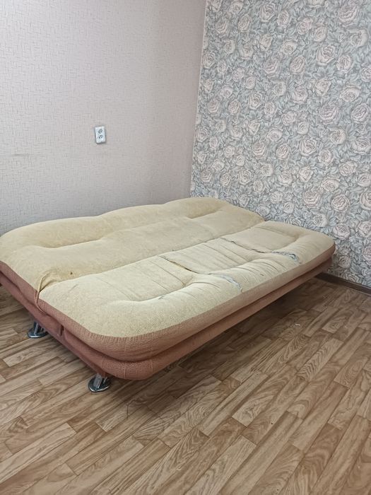 Отдам бесплатно диван