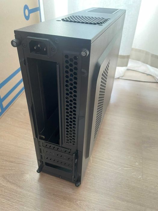 Carcasă Aerocool CS-101 Slim + 3 Ventilatoare