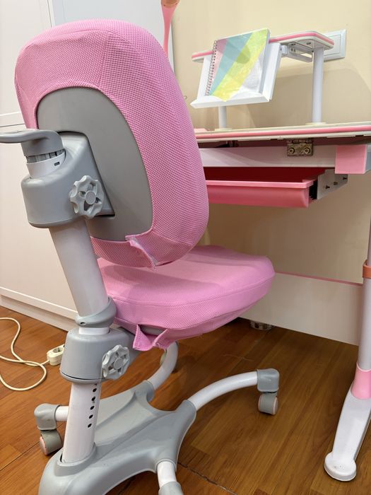 Продам парту школьную