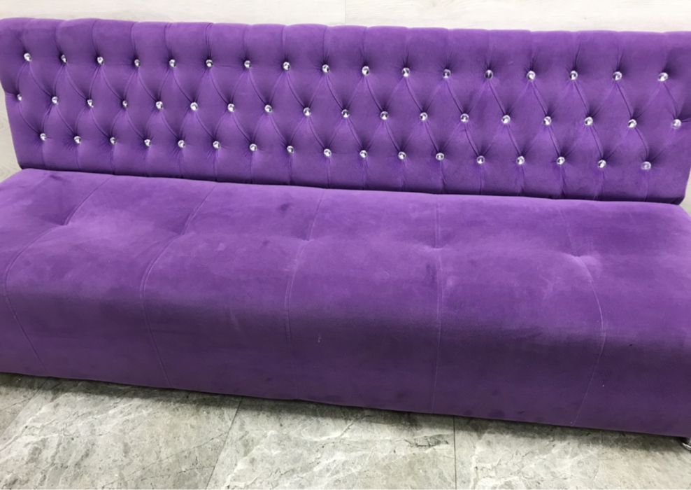 Ресепшн и диван в комплекте