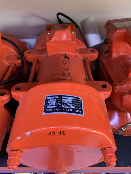 вибратор площадочный 220V,380V от 0.37квт до 3квт vibrator