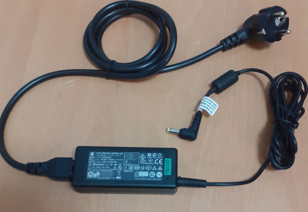 Vând Alimentator Laptop Lenovo