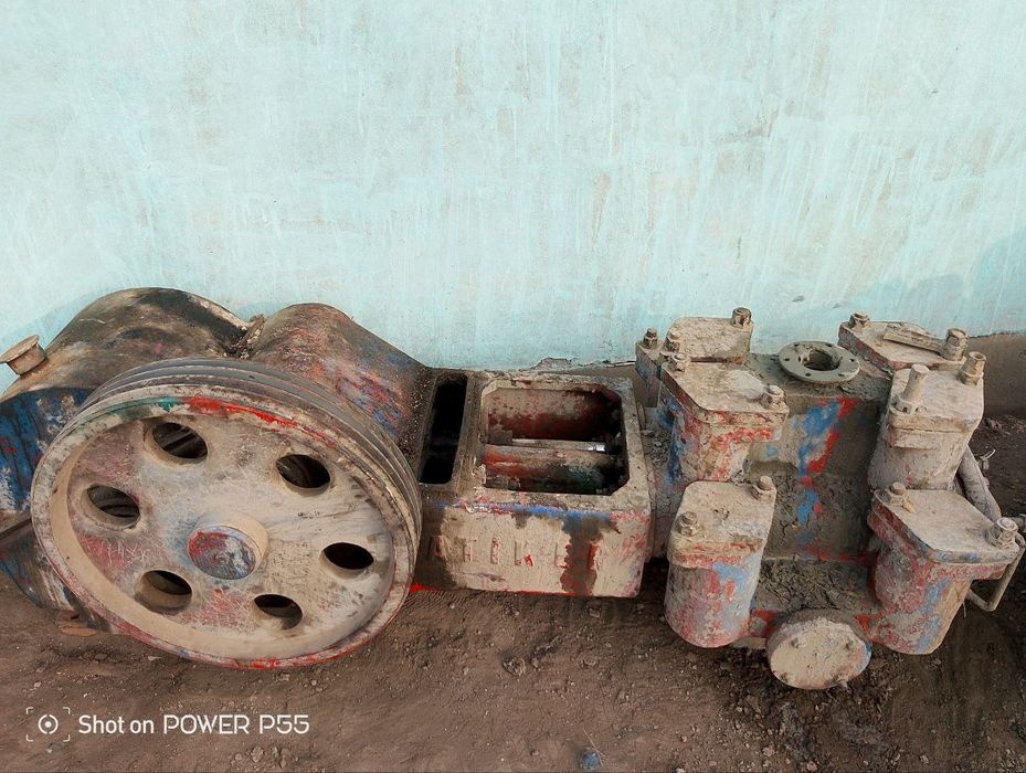 Буравой насоси сотилади