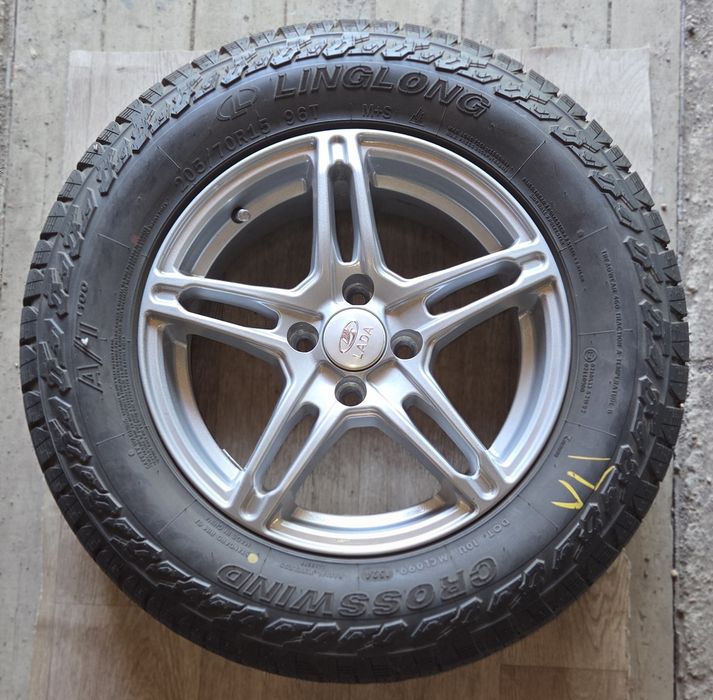 Продам комплект колёс на дисках 205/70R15.