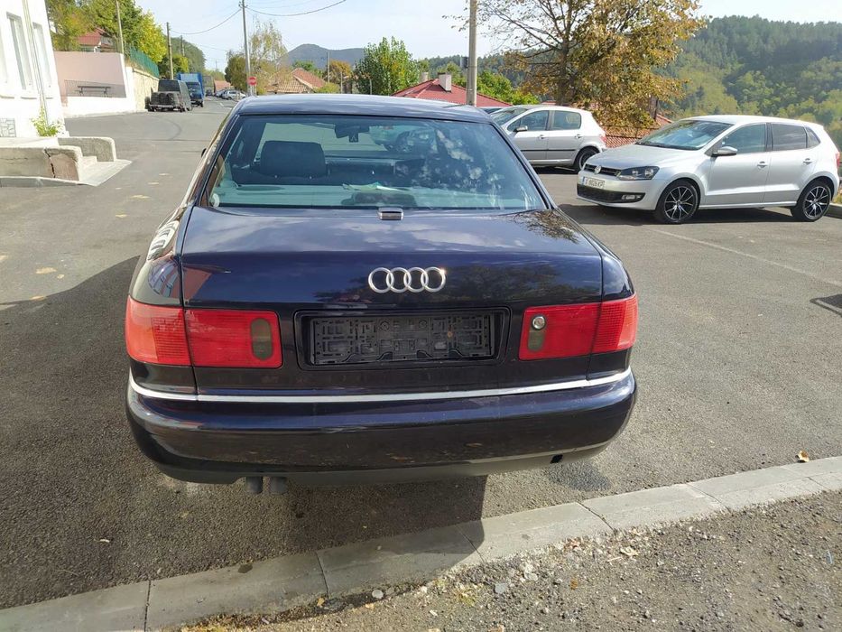 Audi a8 d2  TDI 2,5 два броя на части.