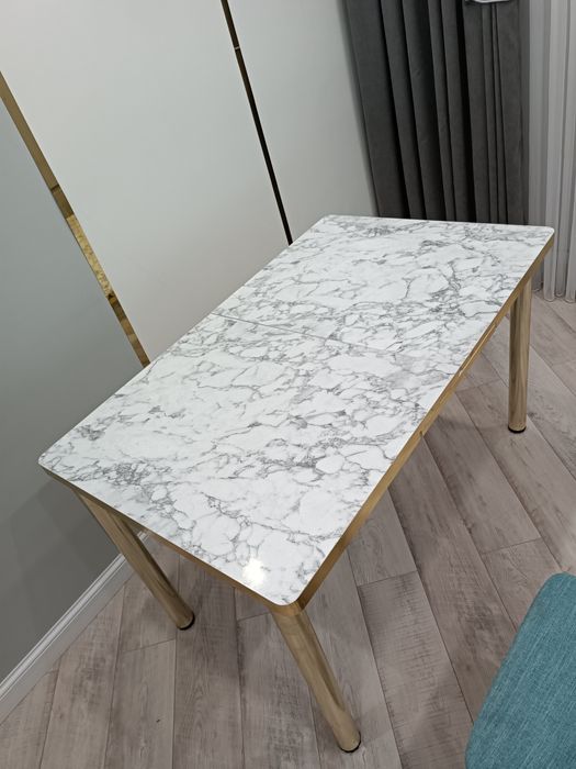 Стол отличный состояние