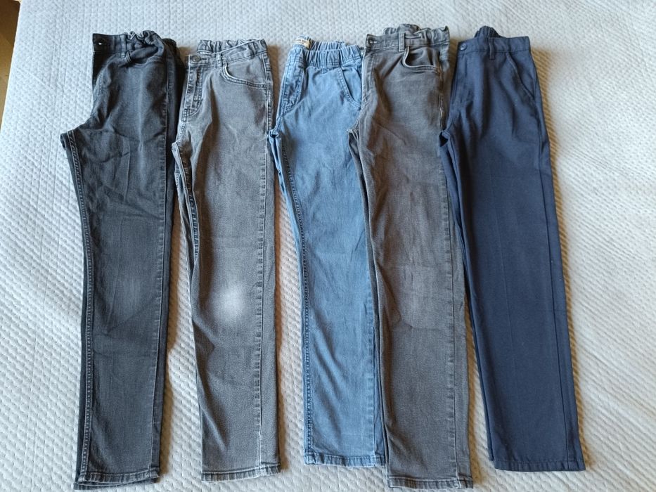 Продавам долнища/панталони/блуза /суичър за момче 146-164см.