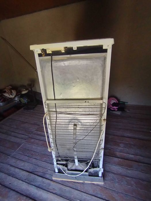 Холодильник Бирюса