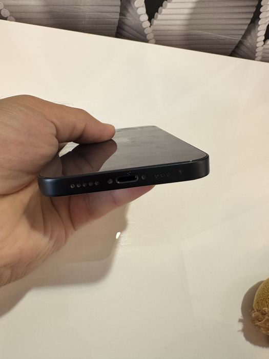 Продам iphone 13 128gb