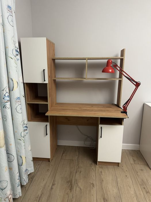 Продам компьютерный стол с полками