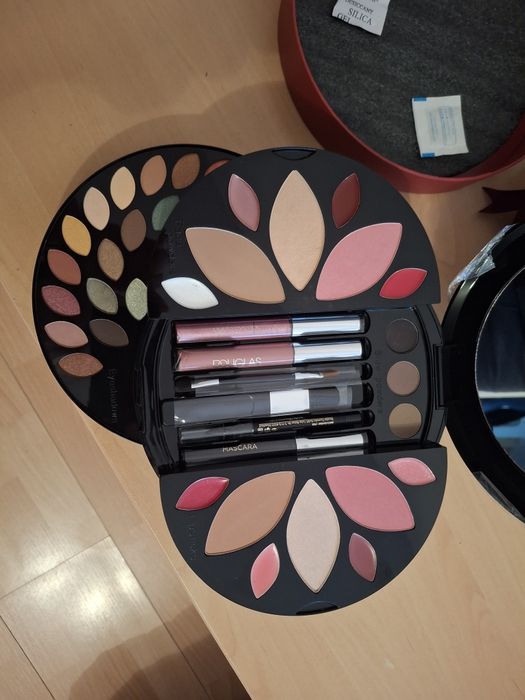 Paleta de machiaj , ediție limitată ,Douglas Star Palette