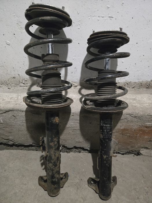 Продам передние амортизаторы для бмв е36