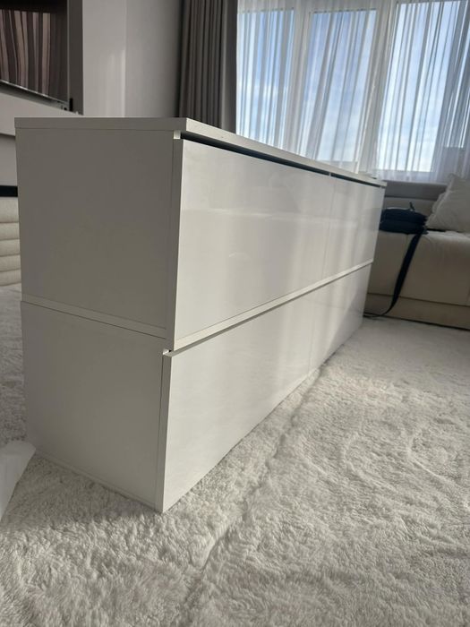 Тв шкаф , бял лак , пуш бутон