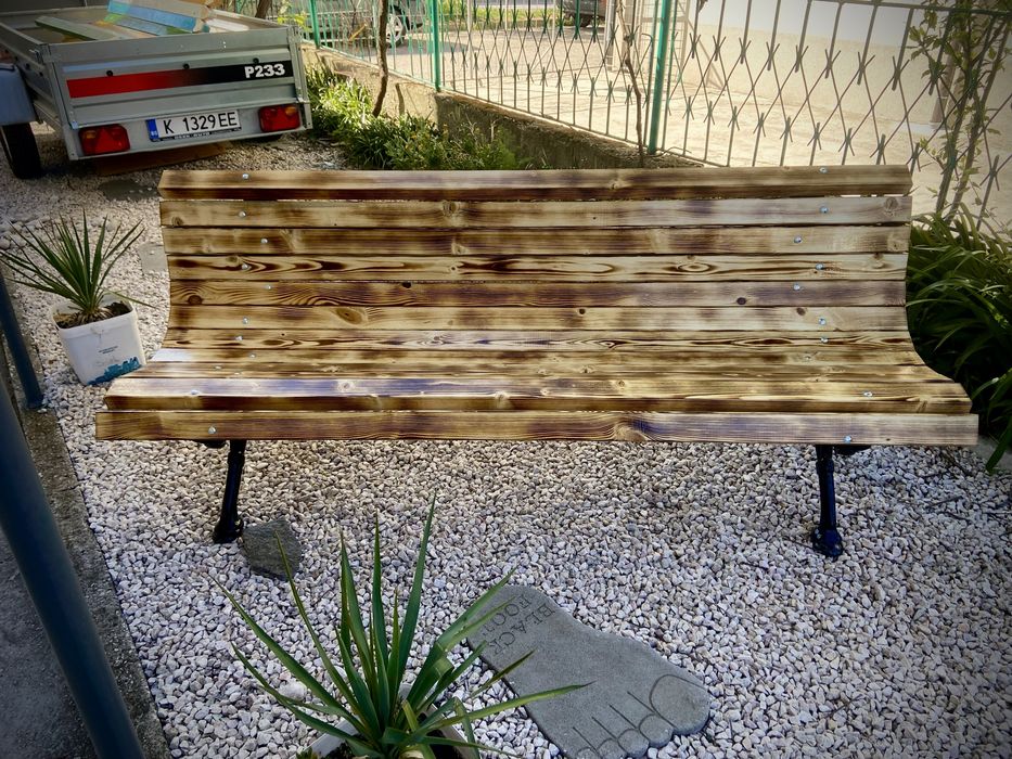 Градинска пейка