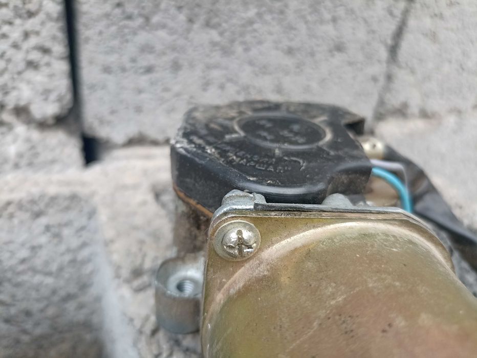 Моторчик дворников