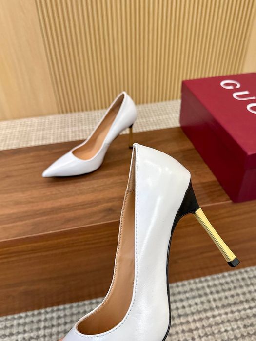 Gucci Leather Pumps – White