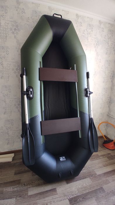 Продаю лодку Арктур 260