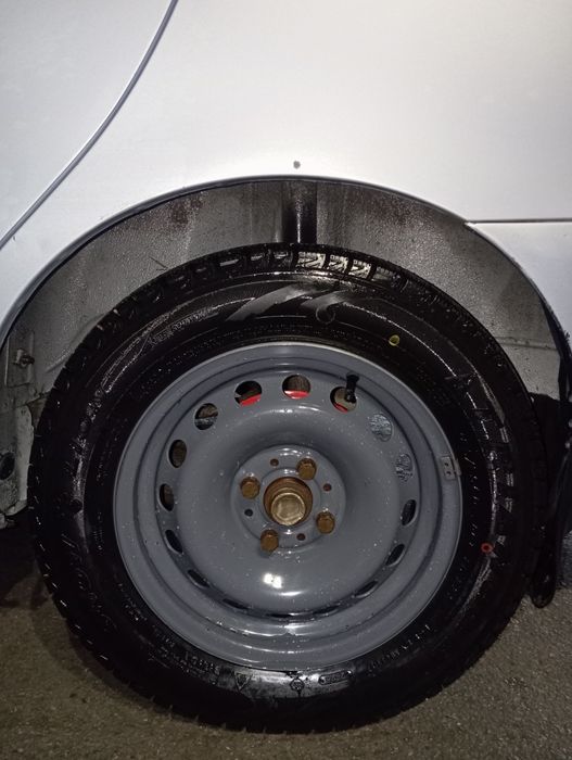 Продам комплект шину с дисками новые 1 месяц назад покупал