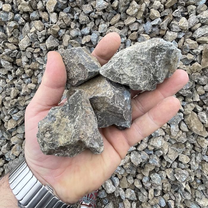 Vand/transport piatra sparta criblura nisip balast sort refuz de ciur