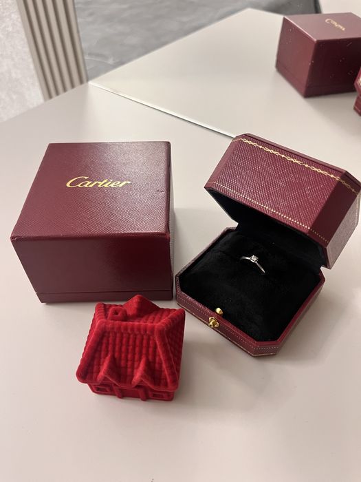 Кольцо cartier с бриллиантом