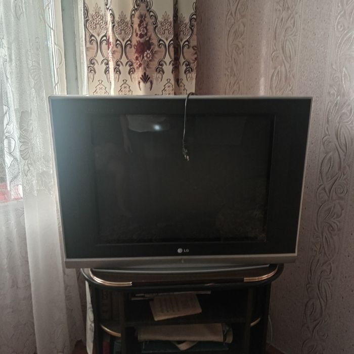 Отдам даром телевизор