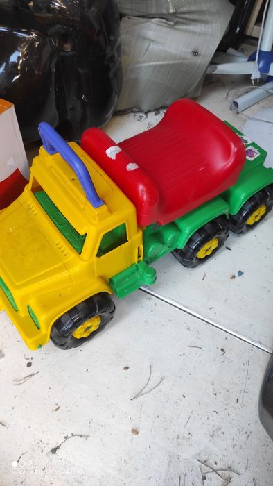 Моделька автобуса.