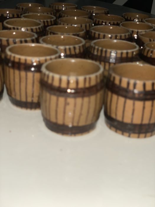 10 cescute traditionale din ceramica.