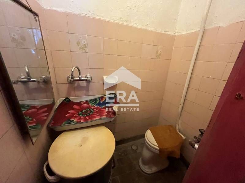 Продава се Тристаен апартамент в Варна, Червен площад - 100 кв.м за 1428 €/кв.м - Снимка #10