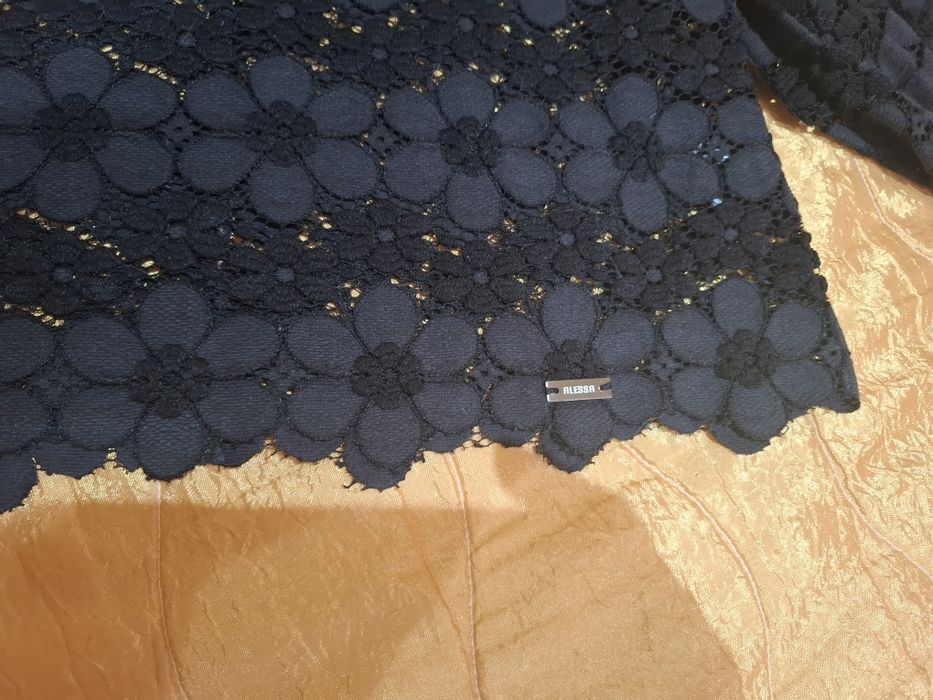 Продавам дамска блуза ALESSA