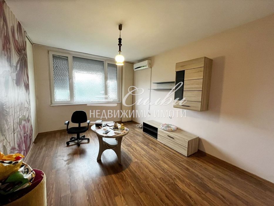 Продава се Двустаен апартамент в Шумен, Тракия - 65 кв.м за 1424 €/кв.м - Снимка #1