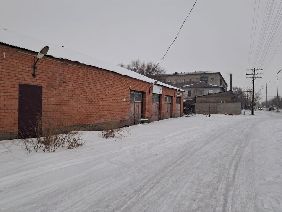 В центре города задаётся  склады