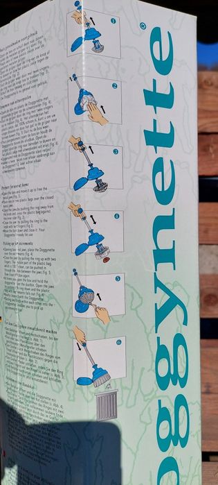 Dispozitiv pentru adunat excremente pentru caine