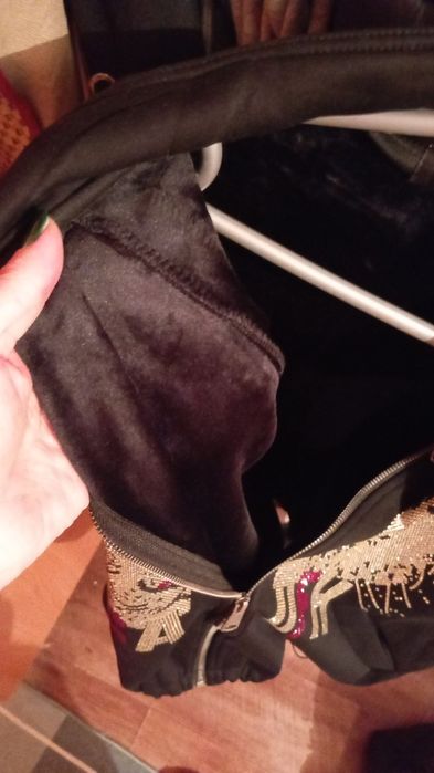 Продам двоику спортивка.