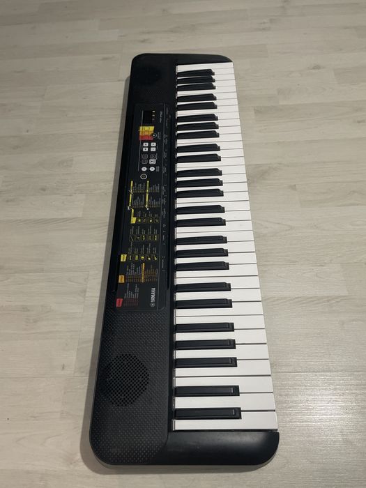 Yamaha Model PSR-F52