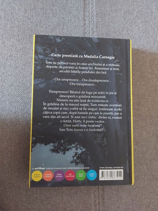 Cartea Gradina de la miezul Noptii