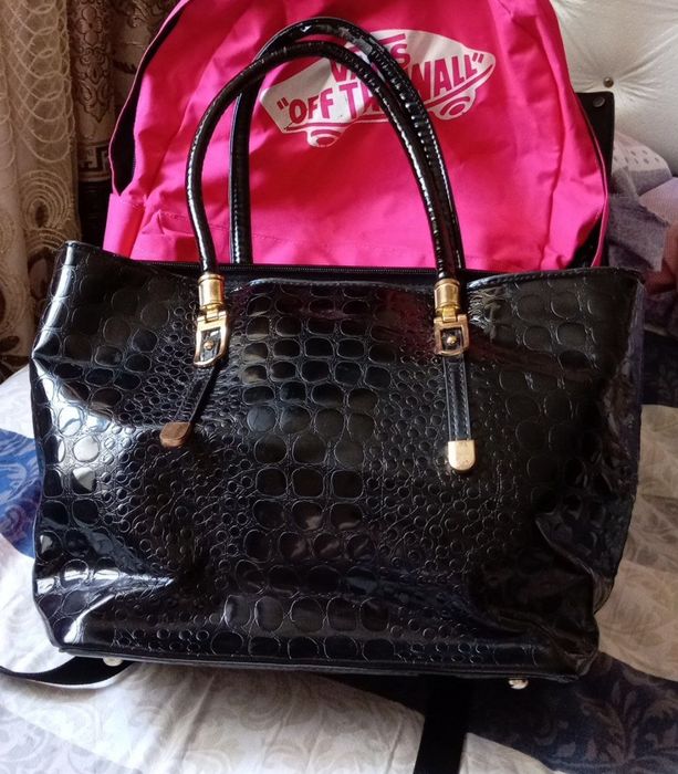 Срочно сумкала арзон сотилади