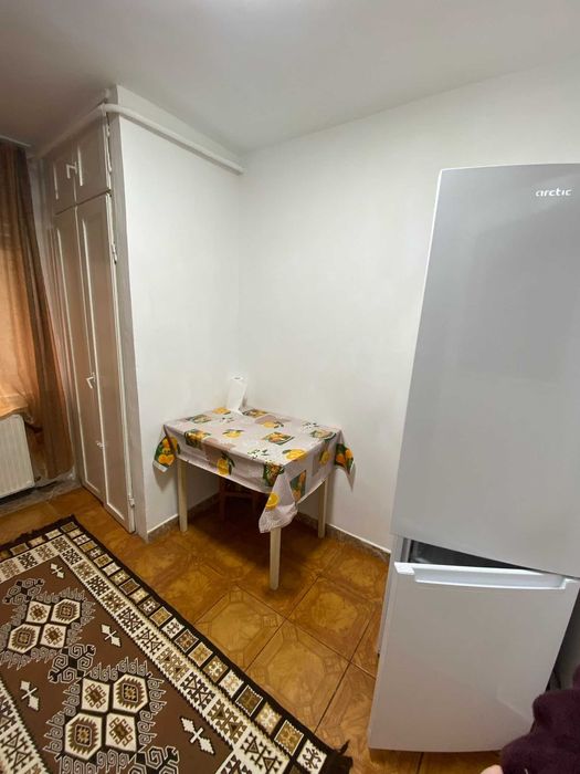 Ofer spre închiriere apartament 2 camere, semidecomandat, zona Zamca, utilat, centrală termică, termopane, etaj 1. + o garanție — fotografia 3