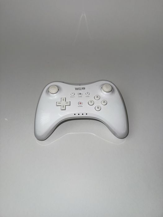 Nintendo Wii U cu extra controler si set de jocuri