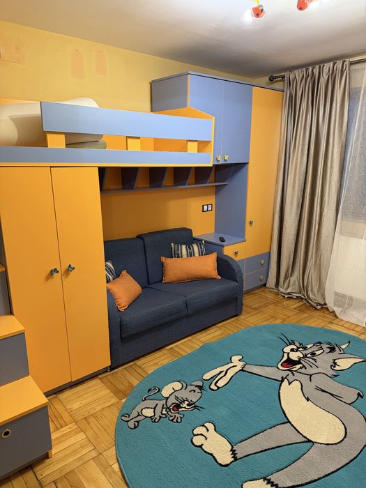 Inchiriez apartament