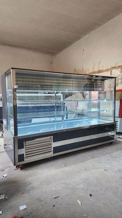 Витринный холодилник