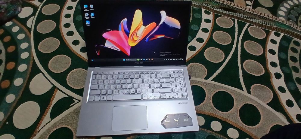 Asus 


---

Sotiladi: Asus X5