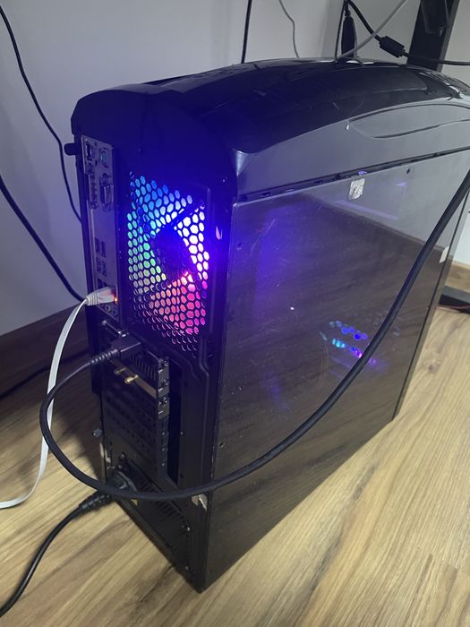 Vand pc i5 10400f ,gtx 1650, 16 gb ram ,222ssd,1tb hdd