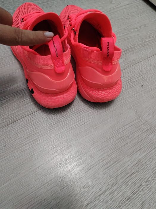 Уникални маратонки Under armour