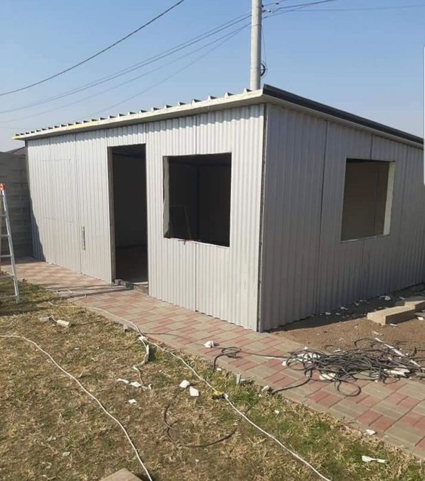 Vând case de locuit din panouri sandwich cu spumă poliuretanică