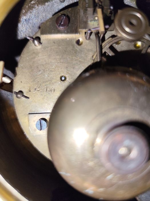 Антикварен бронзов часовник с ангели.