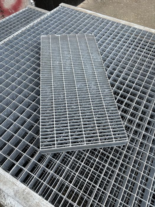 Trepte zincate galvanizate