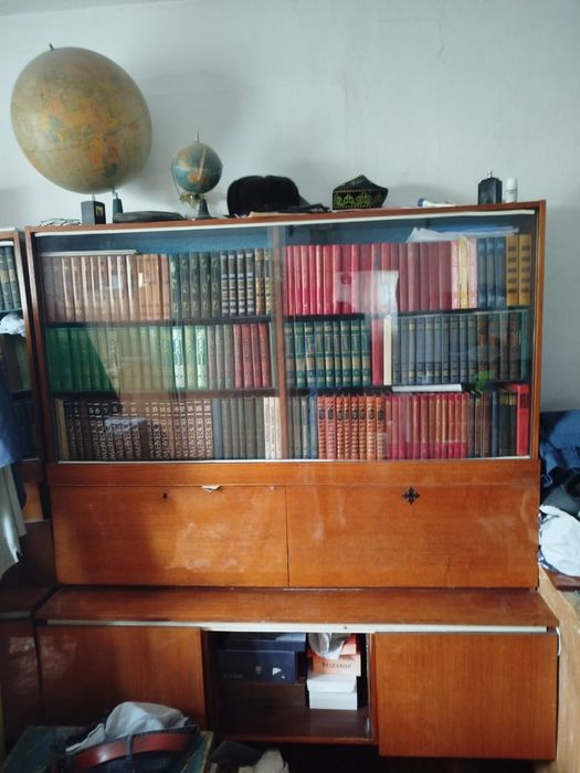 Продам 2 книжных шкафа Узынагаш
